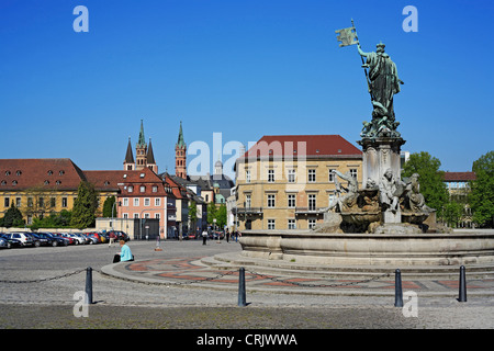 Legen Sie mit Statue in Würzburg, Deutschland, Bayern, Würzburg Stockfoto