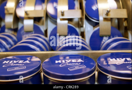 Hamburg, Produktion bei der Beiersdorf AG (z. B. Nivea) Stockfoto