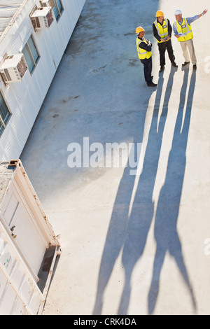 Arbeitnehmer, die Schatten vor Ort Stockfoto