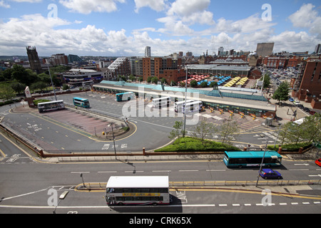 Ansicht der Leeds City Busstation Stockfoto