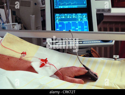 Sonde in den Händen einer Intensivstation Patienten Stockfoto