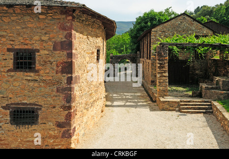 Kloster von San Miguel de Xagoaza, heute der Sitz des Weinguts Godeval. O Barco de Valdeorras, Ourense, Galicien, Spanien Stockfoto