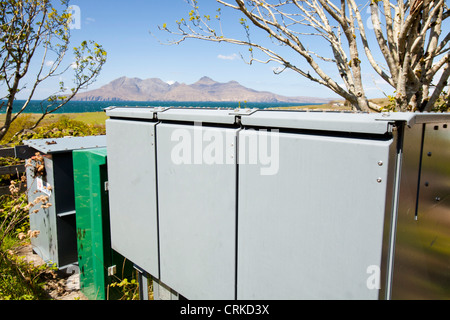 Elektrische Sub-Stationen, die die Insel Eigg erneuerbares Energiesystem gehören, die 98 % durch erneuerbare Energien angetrieben Stockfoto