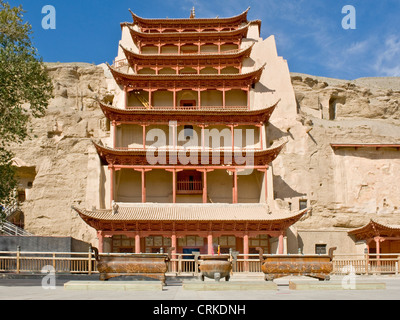 Höhle 96 (aka neun Stockwerke) wahrscheinlich die bekannteste die Mogao-Grotten der Tang-Dynastie erbaut und bekannt für Stockfoto