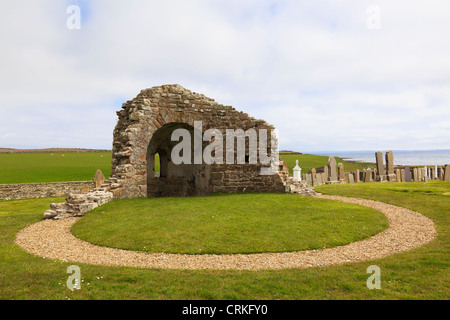 Ruinen des 12. Jahrhunderts runden Kirk (St. Nikolaus) an Orphir, Orkney Inseln, Schottland, Großbritannien. Stockfoto