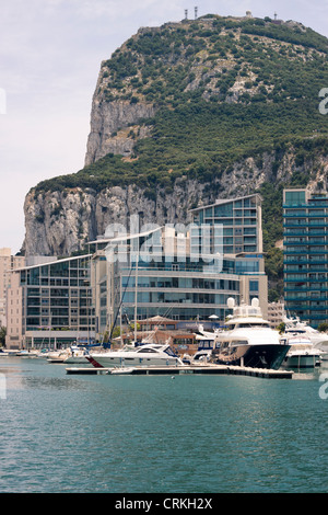 Foto von Ocean Village in Gibraltar. Stockfoto