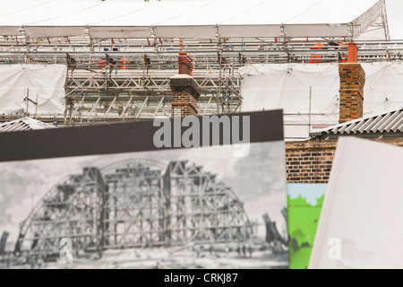 Passende Solar-Panels zum Bahnhof Kings Cross, London, UK. Stockfoto