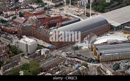 Luftbild von St Pancras und Bahnhof Kings Cross, London N1 Stockfoto