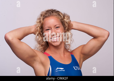 USA-Olympia-Team Taucher Bretagne Viola stellt beim Team USA Media Summit in Dallas, TX vor den Olympischen Spielen in London Stockfoto