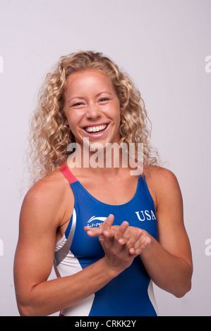 USA-Olympia-Team Taucher Bretagne Viola stellt beim Team USA Media Summit in Dallas, TX vor den Olympischen Spielen in London Stockfoto