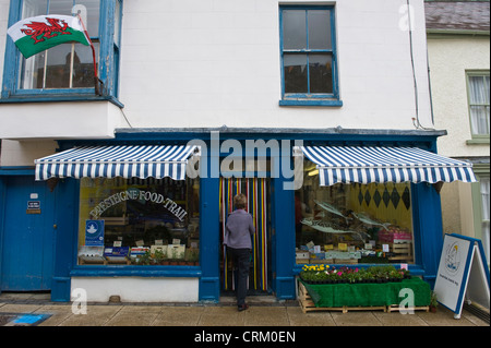 Lebensmittelhändler Shop an der High Street in Presteigne Powys Mid-Wales UK Stockfoto