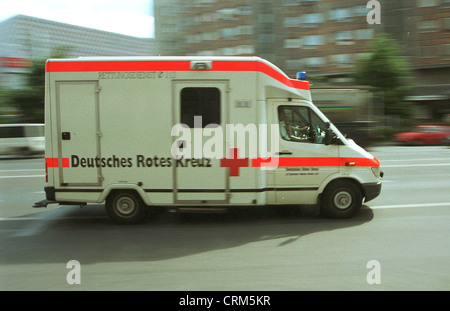 Krankenwagen für den Einsatz in Berlin Stockfoto