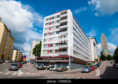 Ecke von Alvar und Toinen Linja Street mit Kallio Steinkirche Kallio Bezirk Helsinki Finnland Europa Stockfoto