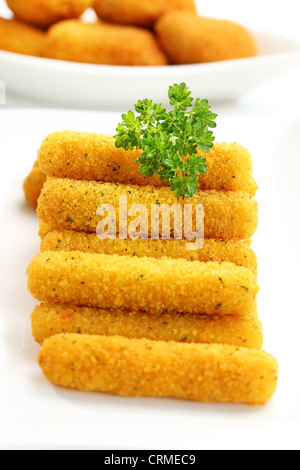 Köstliche frittierte Mozzarella-Käse-sticks Stockfoto