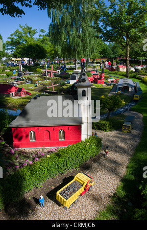 Roten Lego-Kirche im Miniland, Legoland, Billund, Dänemark Stockfoto