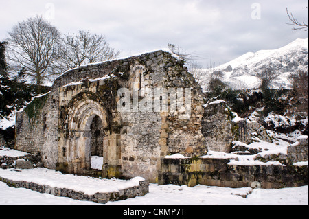 San Pedro de Plecin Ruinen in Alles, Penamellera Alta, Spanien Stockfoto