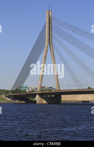 Vansu kippt Riga Bridge Classic sowjetischen Brücke über den Fluss Daugava Stockfoto