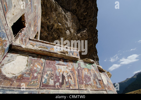 Türkei, Trabzon. Sumela-Kloster (aka St. Maria, Mount Mela oder schwarze Madonna). Historischen 12. Jahrhundert Kloster. Stockfoto