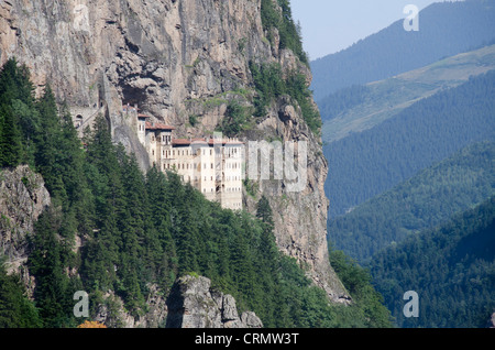 Türkei, Trabzon. Sumela Kloster. Kloster, gebaut in den Felsen der Black Mountains. Stockfoto