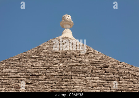 Trockenen Stein Kegeldach ein Trulli-Haus, Rione Monti, Alberobello, Provinz Bari in Apulien, Italien Stockfoto