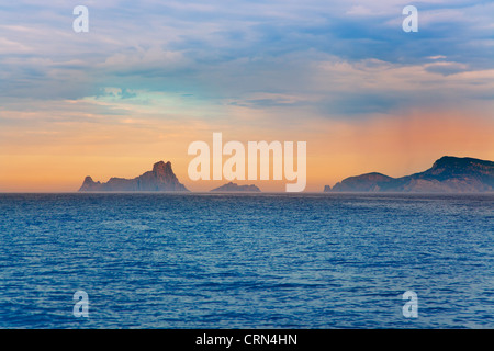 Ibiza sunset Es Vedra in Balearen Ansicht vom Mittelmeer Stockfoto