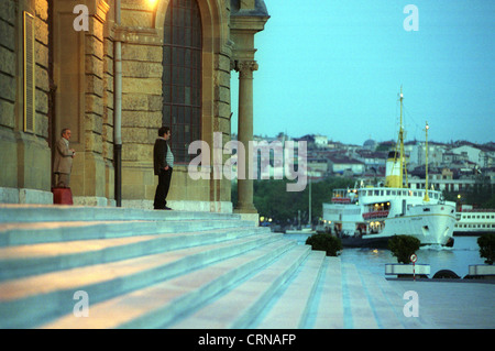 Die Treppe zum Bahnhof Haydarpasa in Istanbul Stockfoto