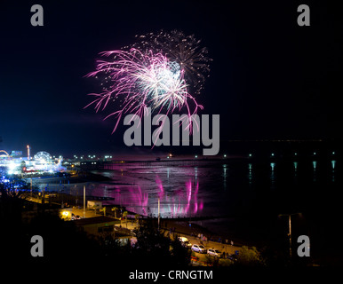 Feuerwerk am Meer bei Southend on Sea. Stockfoto