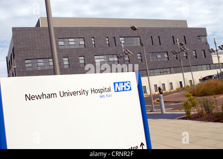 NHS Newham Universitätskrankenhaus, eröffnet im Jahre 1983 in Plaistow, England. Stockfoto