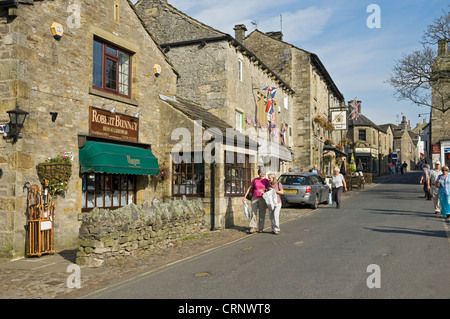 Ein Spaziergang durch die kleinen Marktstadt Grassington, das wichtigste touristische Zentrum im oberen Wharfedale Pers. Stockfoto