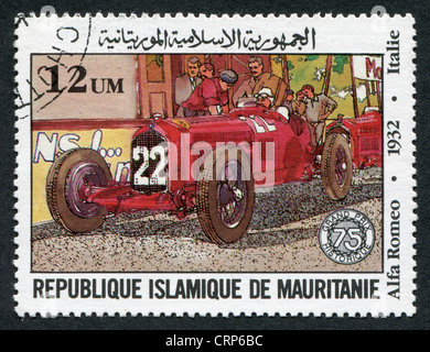 Briefmarke gedruckt in Mauretanien, gewidmet der 75 Jahr-Feier der französischen Grand Prix zeigt Alfa-Romeo, Italien Stockfoto