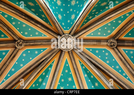 Decke über die große Treppe in St Pancras Renaissance Hotel. Stockfoto