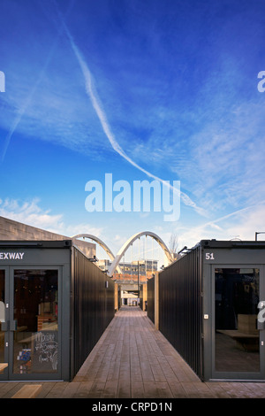 Ersten Stock des Boxpark in Shoreditch, ein Pop-up-Shopping-Mall, gebildet von Containern nachgerüstet zu low-Cost "box sh Stockfoto