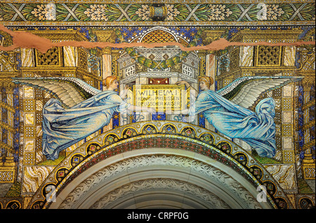 Berlin, Deutschland. Kaiser-Wilhelm-Gedachtnis-Kirche. Mosaiken im Inneren der Memorial Hall / Gedenkhall (alte Kirche). Stockfoto