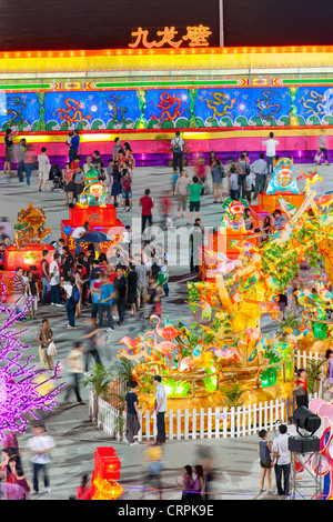 River Hongbao Dekorationen für Chinese New Year Feiern am Marina Bay, Singapur Stockfoto