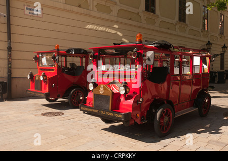 Elk189-1093 Slowakei, Bratislava, alten roten Busse Stockfoto