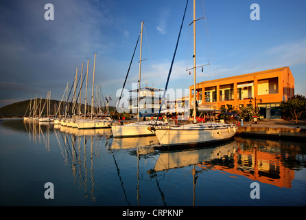 Die Marina in Lefkada (oder "Lefkas") Stadt, Insel Lefkada, Griechenland, Ionisches Meer, Nordteil ("sieben Inseln") Stockfoto