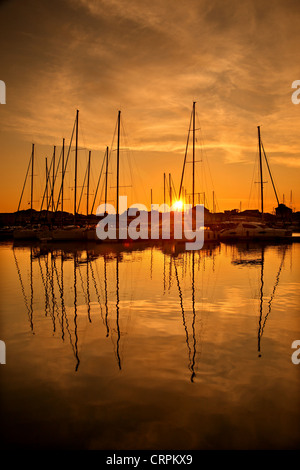 Sonnenuntergang am Yachthafen in Lefkada (oder "Lefkas") Stadt Lefkada Insel, Ionisches Meer, Nordteil ("sieben Inseln"), Griechenland Stockfoto