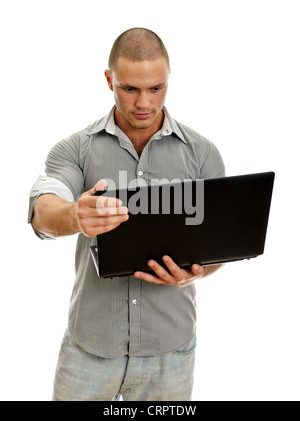 Junger Mann mit Laptop. Isoliert auf weißem Hintergrund. Stockfoto