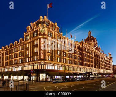 Harrods in der Nacht Stockfoto