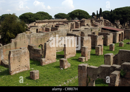 Ostia Antica. Der Cardo Maximus aus dem Nordwesten. Italien. Stockfoto