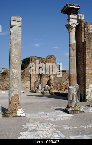 Ostia Antica. Triclini House, Sitz der Zunft der Bauherren. 2. Jahrhundert n. Chr. In der Nähe von Rom. Stockfoto