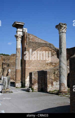 Ostia Antica. Triclini House, Sitz der Zunft der Bauherren. 2. Jahrhundert n. Chr. In der Nähe von Rom. Stockfoto