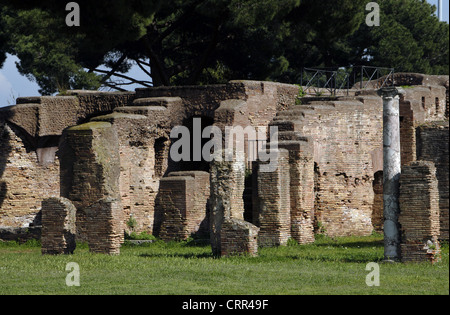 Ostia Antica. Triclini House, Sitz der Zunft der Bauherren. 2. Jahrhundert n. Chr. In der Nähe von Rom. Stockfoto