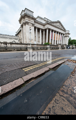 Das Fitzwilliam Museum Cambridge mit Hobsons Conduit im Vordergrund Stockfoto