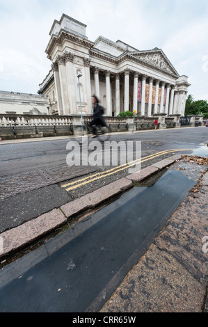 Das Fitzwilliam Museum Cambridge mit Hobsons Conduit im Vordergrund Stockfoto