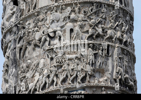 Europa Italien Latium Latium Rom Piazza Colonna Low Relief an der Säule errichtet zu Ehren des Marcus Aurelius Stockfoto