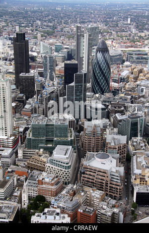 Luftaufnahme der City of London, mit dem Gherkin-Gebäude prominent Stockfoto