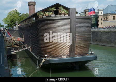 Blick auf Noahs Arche Holzschiff und religiösen Ausstellung in Köln Stockfoto