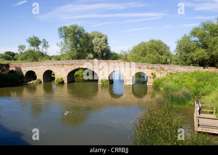 Mittelalterliche Brücke Fluss Avon Bilovec Worcestershire England UK Stockfoto