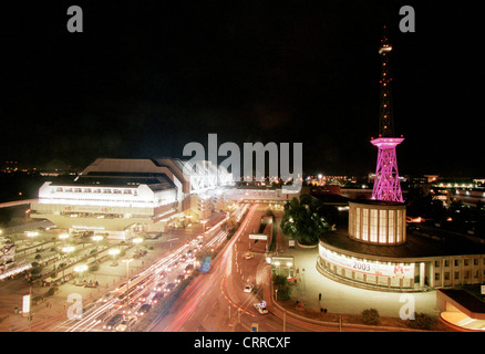 Nacht Schuss der ICC und das Radio Turm als Umfrage Stockfoto